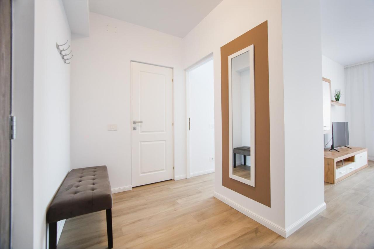 Trio Orange Apartment Oradea Exterior photo